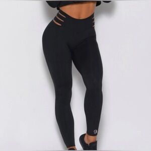NWT Bombshell Sportswear Savage Leggings - Black - Size M